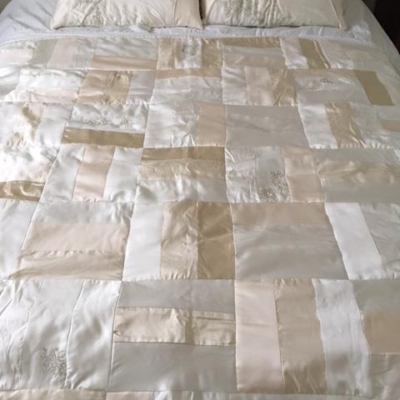 Helene's finished wedding dress quilt