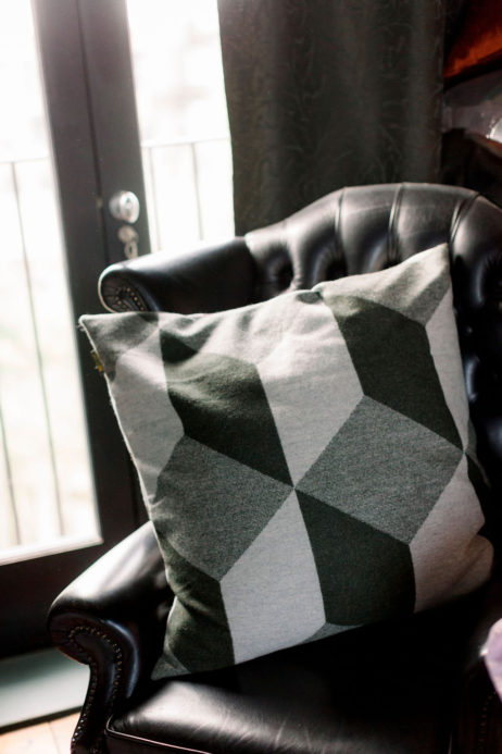 3-D effect Tumbling Block Reversible Wool Blankets In Olive And Ash Colourway - Image 7
